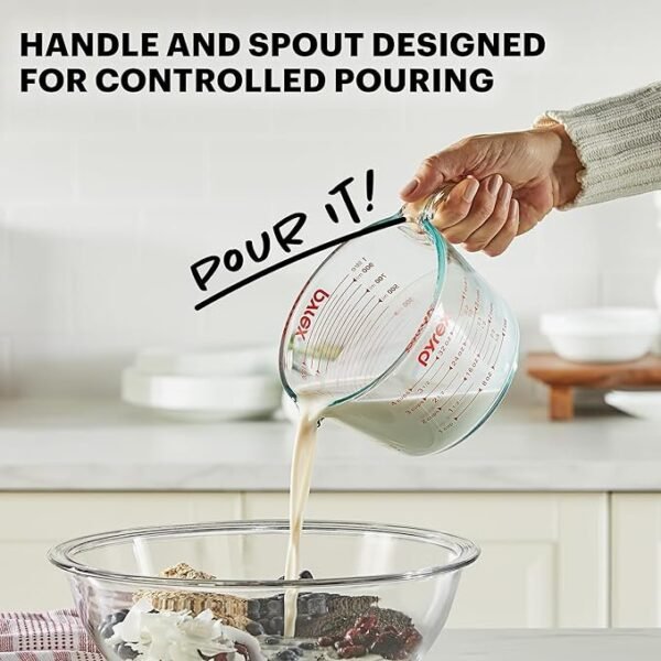 Pyrex Essentials (3 unidades) Conjunto de copos medidores de vidro, (1, 2 e 4 xícaras) copos medidores para preparar, assar e cozinhar, forno pré-aquecido, máquina de lavar louça, freezer e microondas - Imagem 4